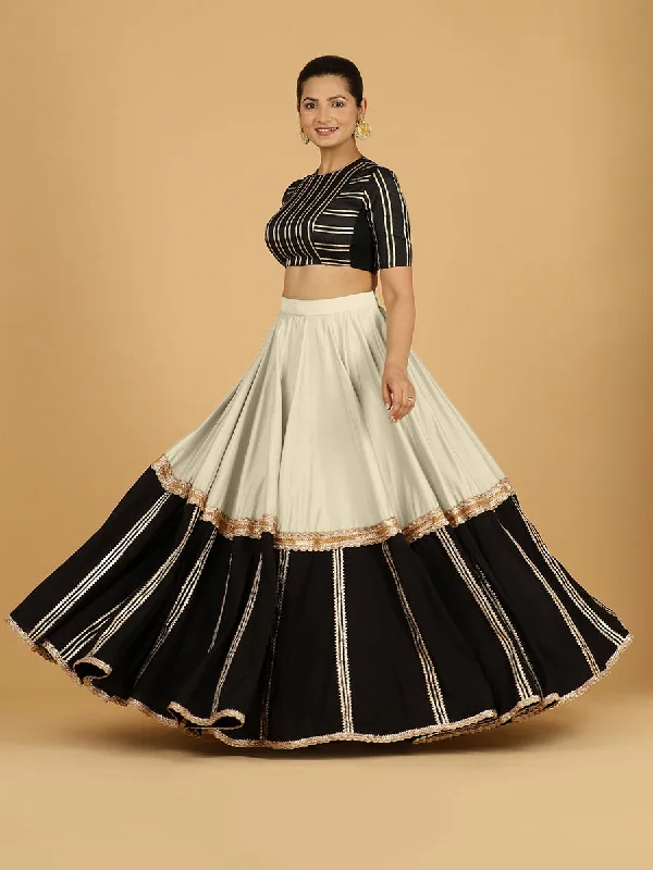 Mastani x Tyohaar | Ivory Panelled Lehenga Skirt