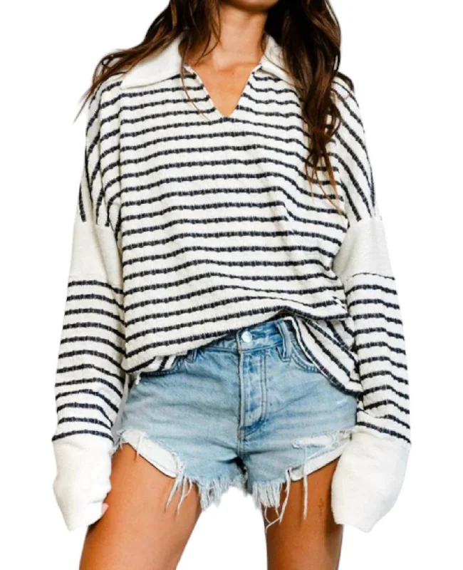 Women's Glitter Ruffle Pullovers-Striped Collared Pullover Sweater In Ivory/black